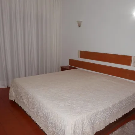 Residencial Dos Carvalhais 公寓 吉马良斯