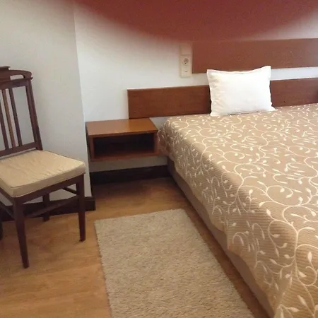 Residencial Dos Carvalhais 吉马良斯