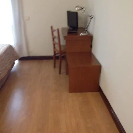 Residencial Dos Carvalhais 吉马良斯